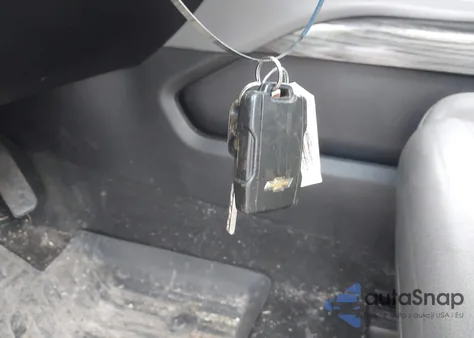 2015 Chevrolet Suburban 1500 Lt z USA, uszkodzony, nr VIN 1GNSKJKC1FR295301